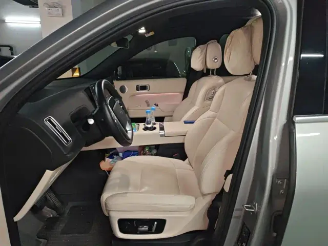 Li Auto L9 — Фото автомобиля 16