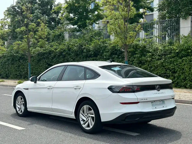 Volkswagen Lamando — Фото автомобиля 3