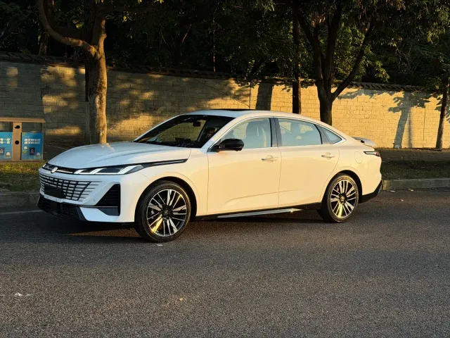 Фотография автомобиля — Changan Eado
