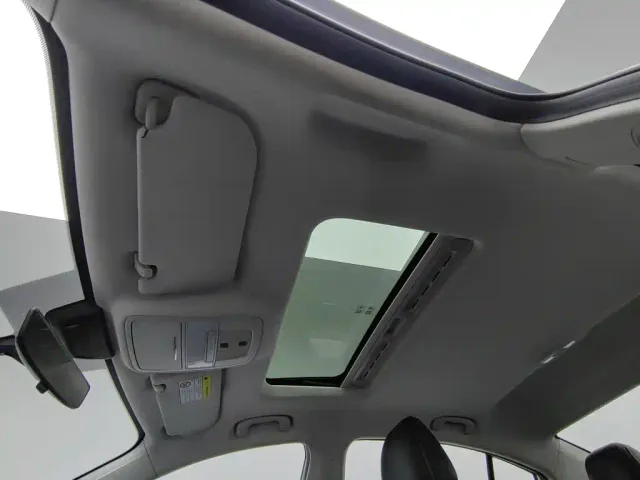 Roewe i5 — Фото автомобиля 14