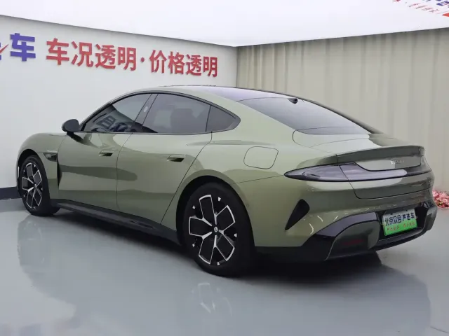 Xiaomi SU7 — Фото автомобиля 23