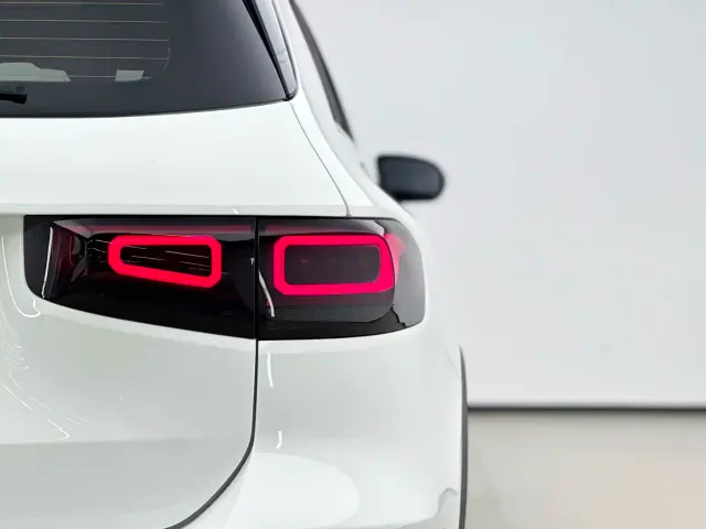 Mercedes-Benz GLB-Class — Фото автомобиля 14