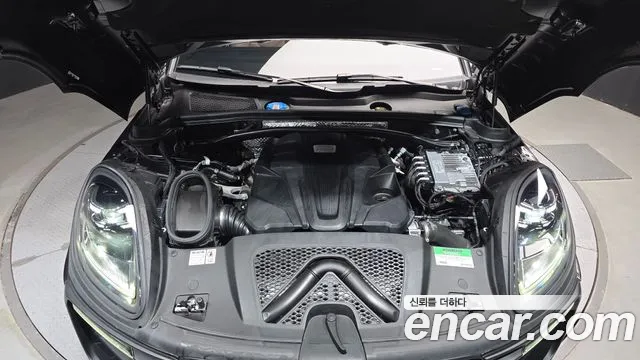 Porsche Macan — Фото автомобиля 6