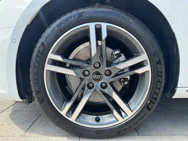 Audi A4L — Фото автомобиля 26