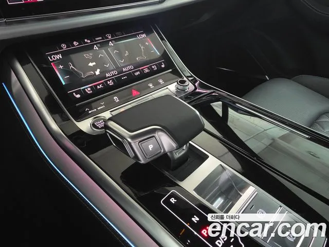 Audi Q7 — Фото автомобиля 9
