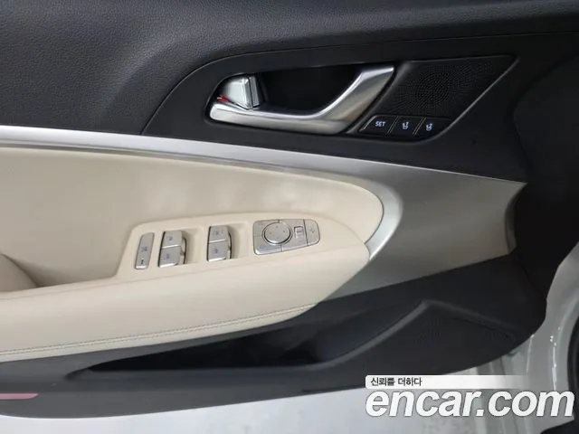 Genesis G70 Новый G70 Бензин 2.5T 2WD — Фото автомобиля 8