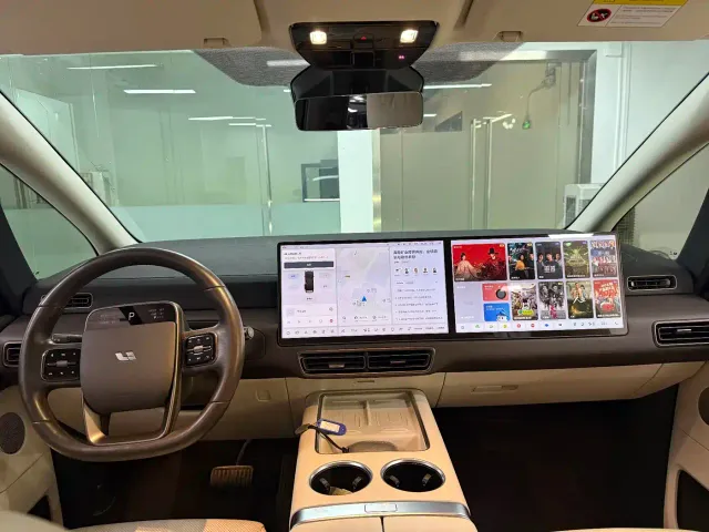 Li Auto MEGA — Фото автомобиля 15