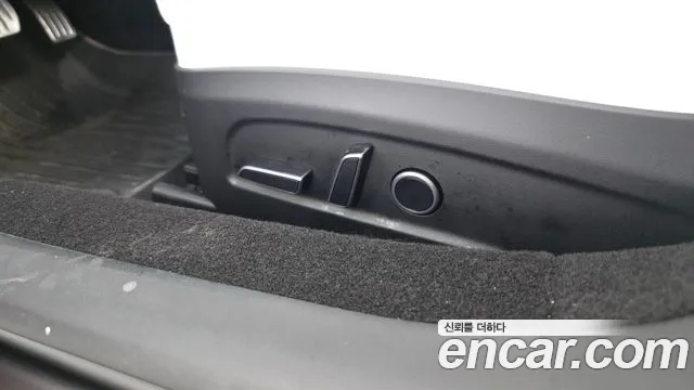 Tesla Model 3 — Фото автомобиля 15