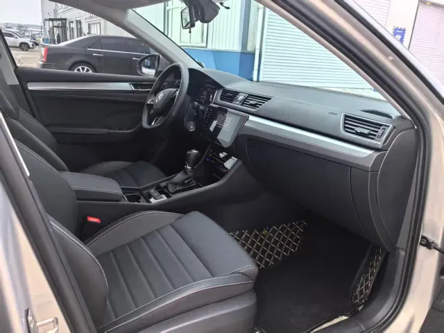Skoda Superb — Фото автомобиля 12