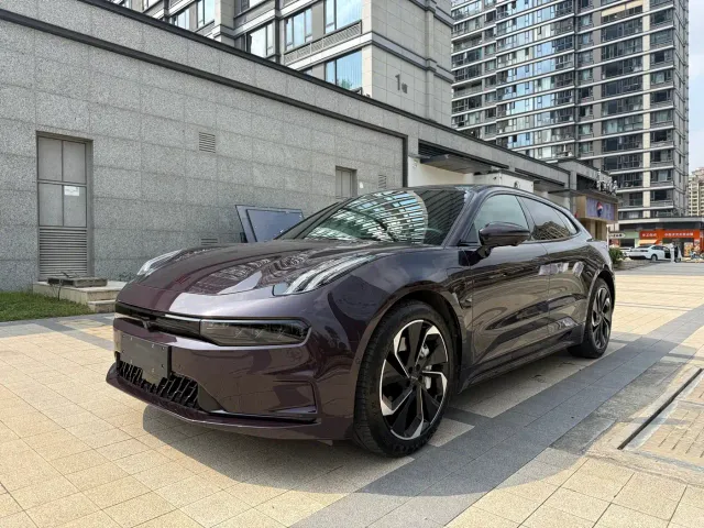Фотография автомобиля — Zeekr 001