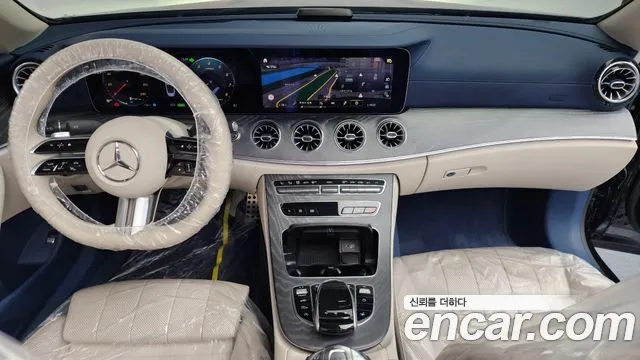 Mercedes-Benz E-Class — Фото автомобиля 7