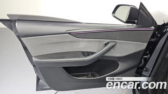 Tesla Model Y — Фото автомобиля 23