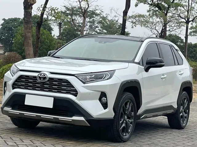 Toyota RAV4 — Фото автомобиля 2