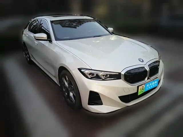 BMW i3 — Фото автомобиля 3