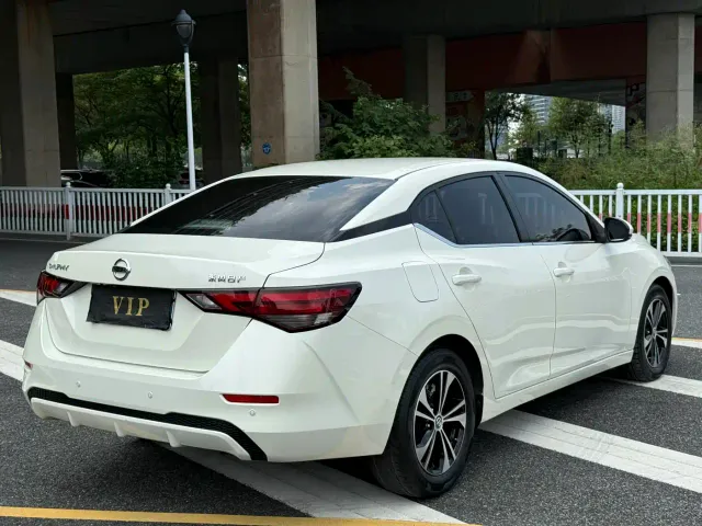 Nissan Sylphy — Фото автомобиля 12