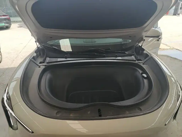 IM Motors LS6 — Фото автомобиля 19