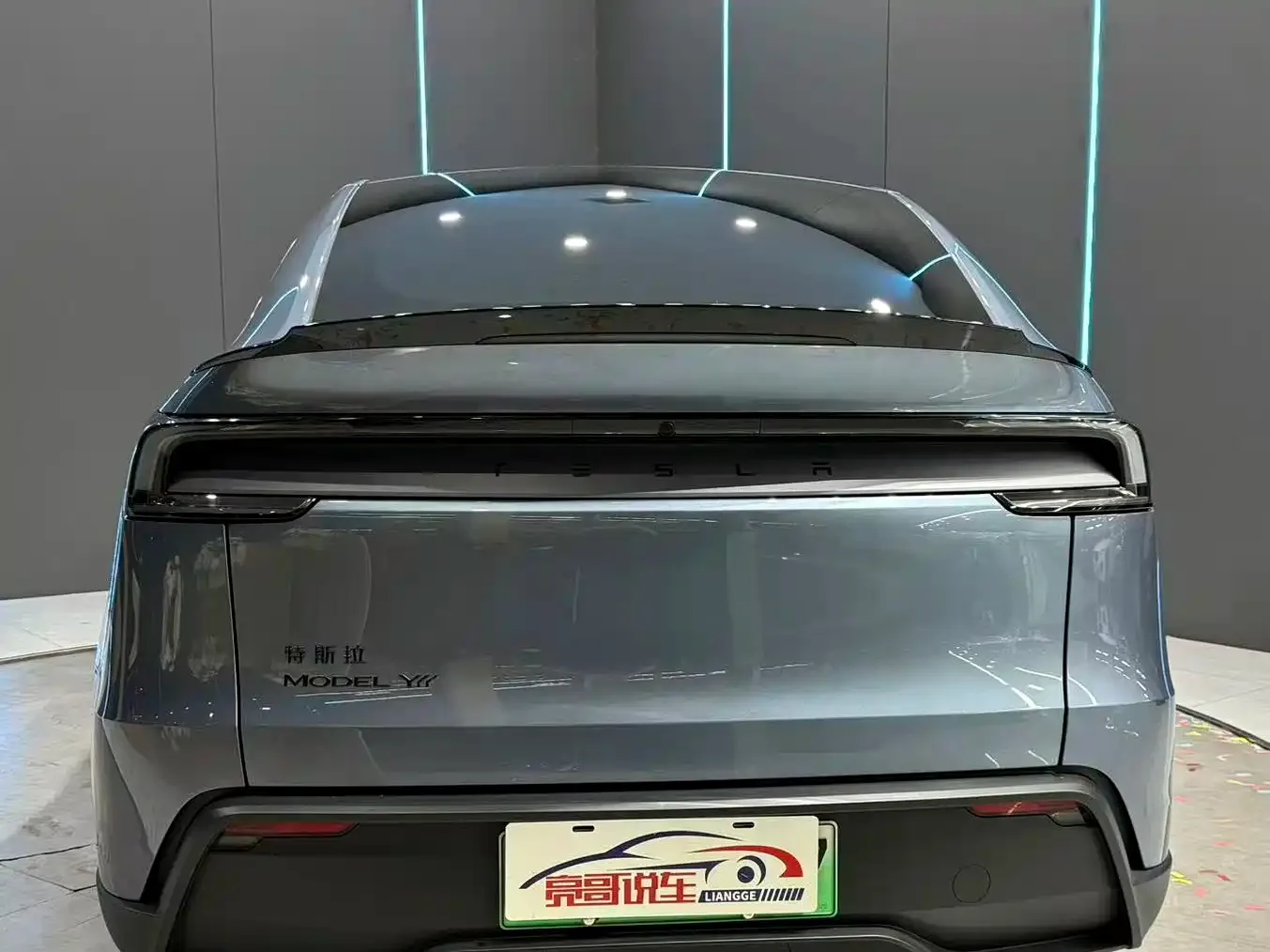 Tesla Model Y L 2025 Facelift Long Range AWD — Фото автомобиля 7