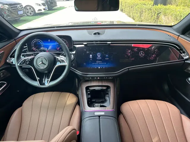 Mercedes-Benz E-Class — Фото автомобиля 9