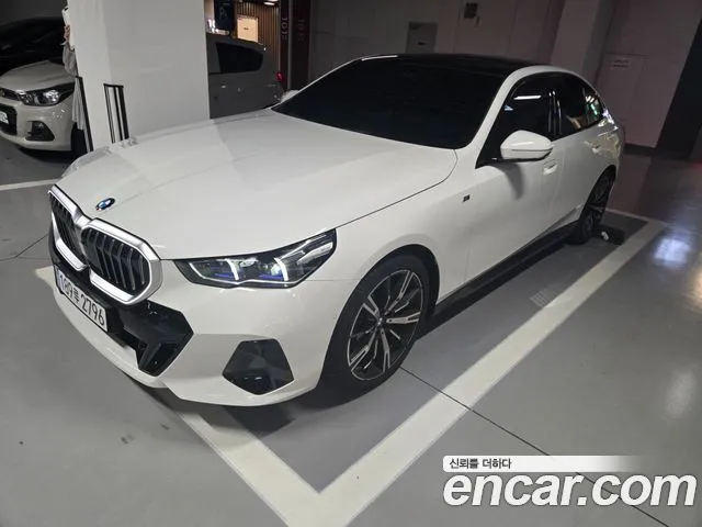 BMW 5-Series 5 серия (G60) 530i xDrive M Sport — Фото автомобиля 2