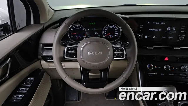 Kia Carnival Generation 4 — Фото автомобиля 12