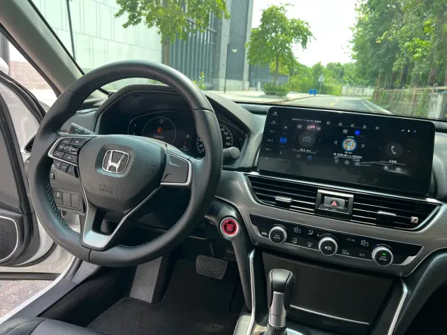 Honda Accord — Фото автомобиля 15