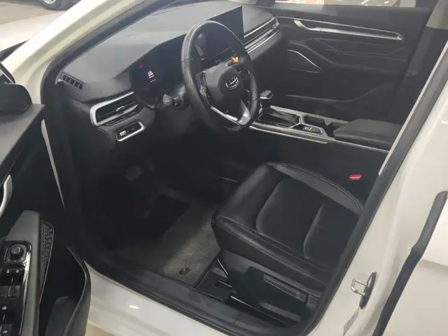 Geely Emgrand — Фото автомобиля 9