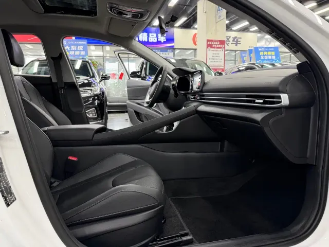 Hyundai Elantra — Фото автомобиля 6