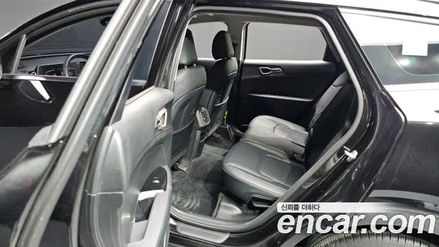 Kia Sportage Sportage 5-е поколение Бензин 1.6 турбо 2WD — Фото автомобиля 12