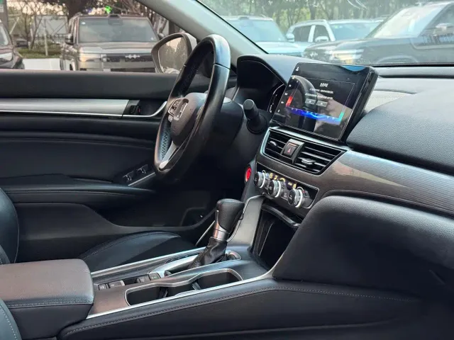 Honda Accord — Фото автомобиля 15