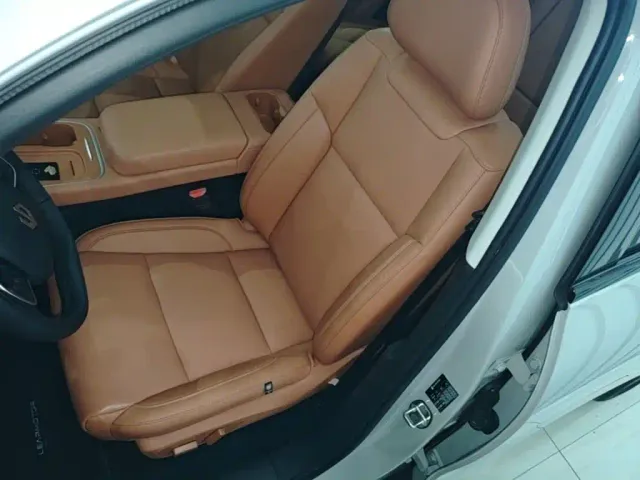 Leapmotor C10 — Фото автомобиля 14