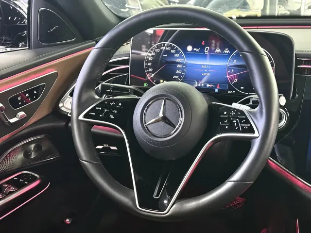 Mercedes-Benz E-Class — Фото автомобиля 8