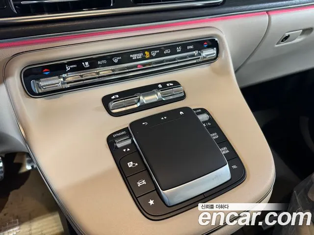 Mercedes-Benz V-Class — Фото автомобиля 12