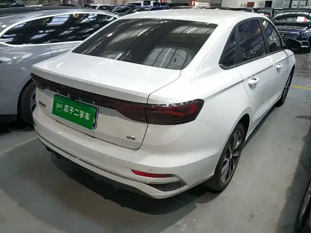 Geely Emgrand — Фото автомобиля 6