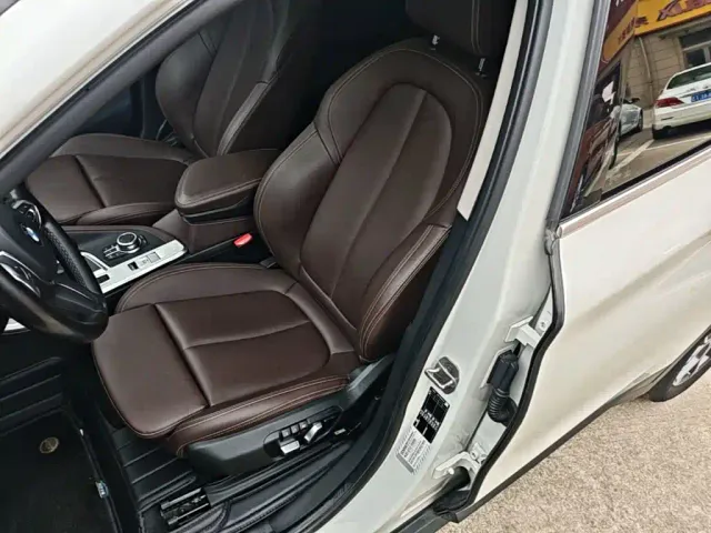 BMW X1 — Фото автомобиля 14