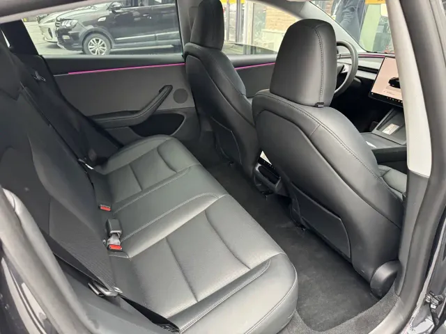 Tesla Model 3 — Фото автомобиля 18