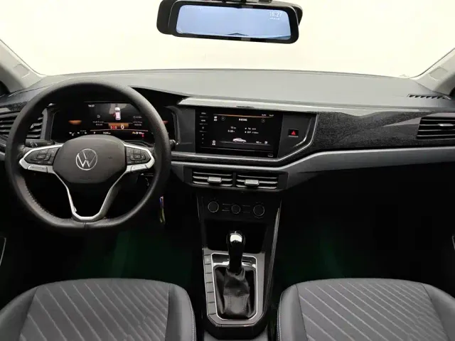 Volkswagen Lavida — Фото автомобиля 12