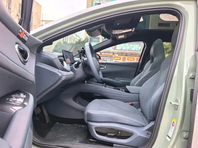 BYD Seal 06 GT — Фото автомобиля 6