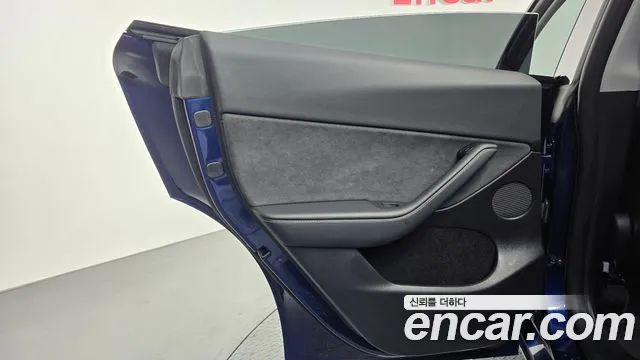Tesla Model Y — Фото автомобиля 14