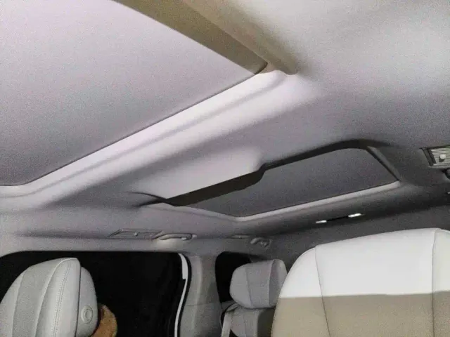 Roewe iMAX8 — Фото автомобиля 14