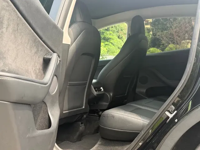 Tesla Model 3 — Фото автомобиля 9