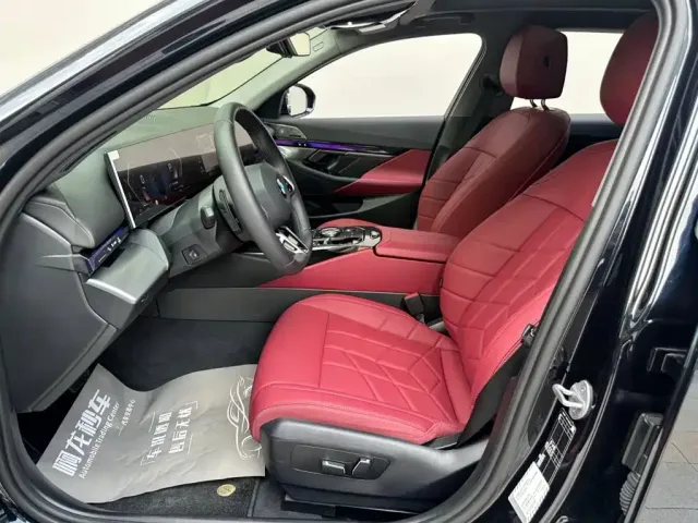 BMW 5 Series — Фото автомобиля 11