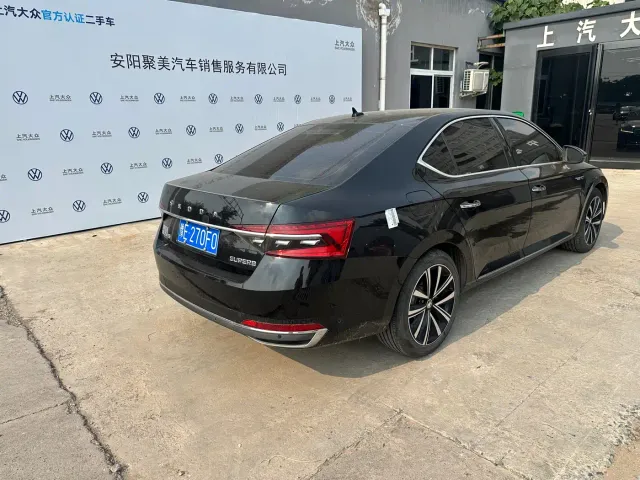 Skoda Superb — Фото автомобиля 9