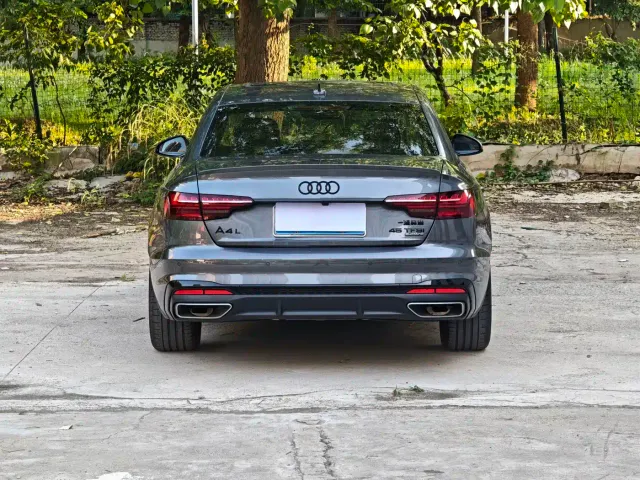 Audi A4L — Фото автомобиля 6