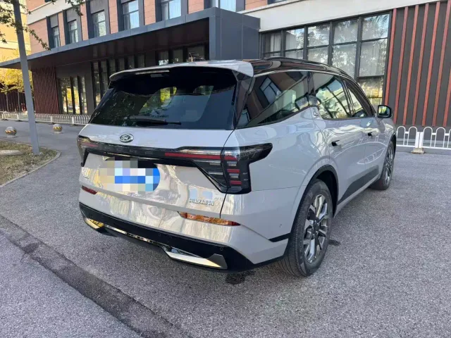 Ford Edge — Фото автомобиля 4