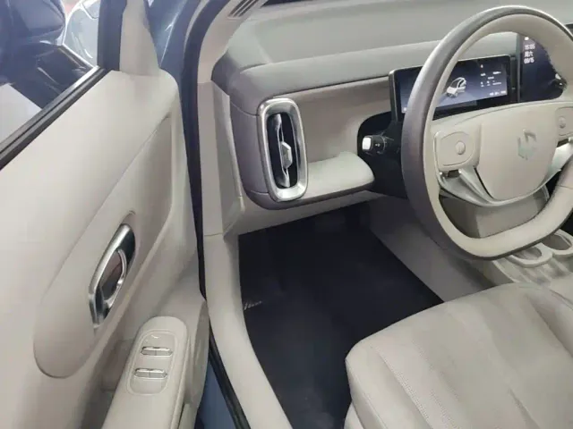Leapmotor B10 — Фото автомобиля 15