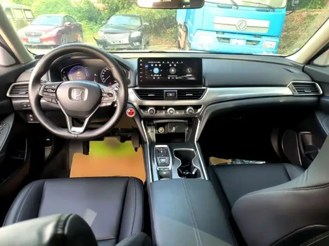 Honda Accord — Фото автомобиля 9