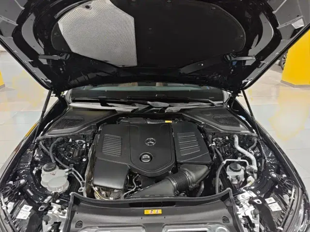 Mercedes-Benz E-Class — Фото автомобиля 19