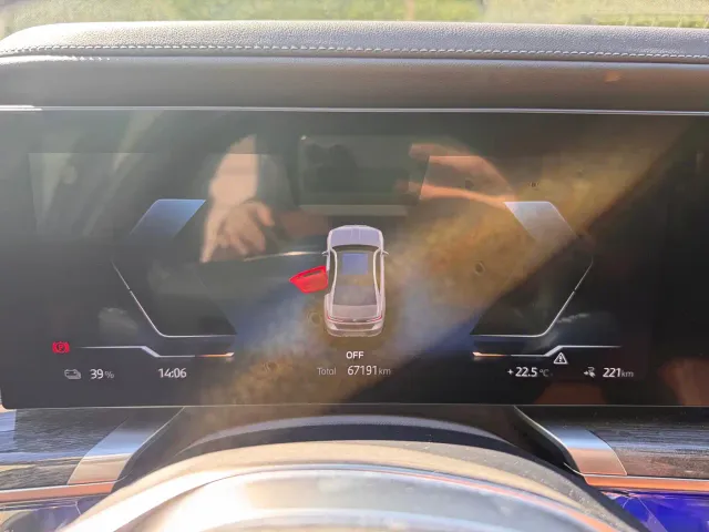 BMW i7 — Фото автомобиля 11