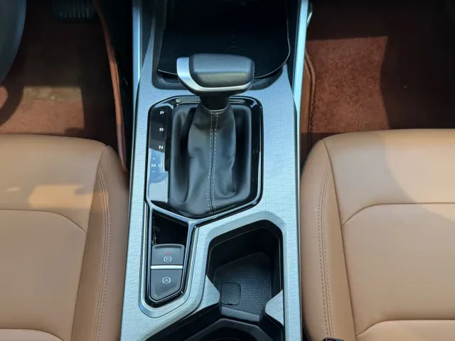 Geely Emgrand — Фото автомобиля 14