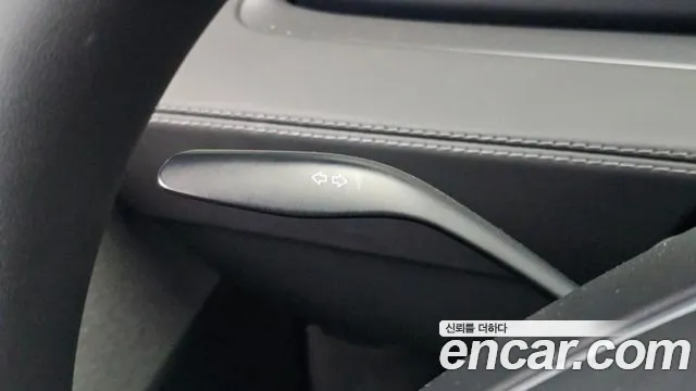 Tesla Model Y — Фото автомобиля 22